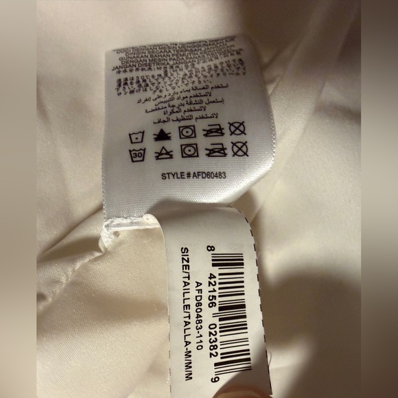 BCBGMAXAZRIA BCBG MaxAzria Balloon Peasant Adelaide Cream Off Shoulder Dress - Picture 5 of 7